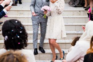 Newly weds being showered in confetti  | English to Spanish and Spanish to English interpreter based in Southampton (UK)